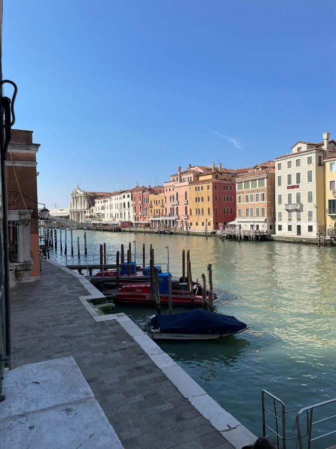 Canal Riva De Biasio Veneţia Exterior foto
