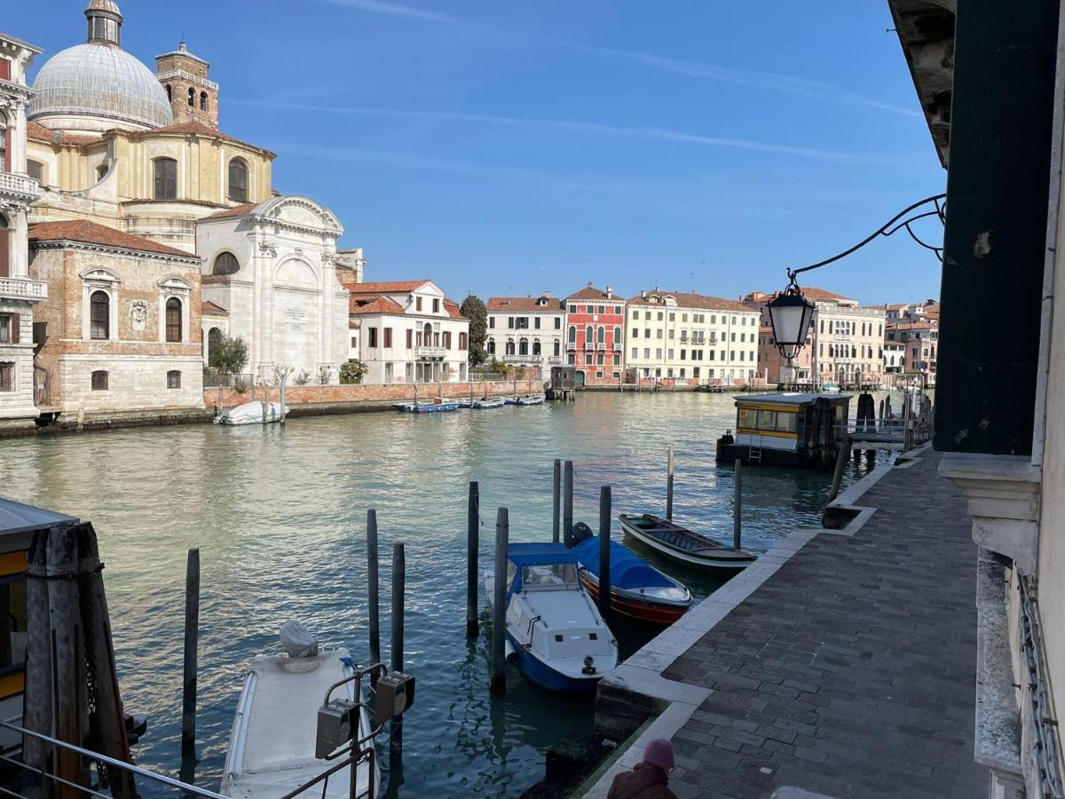 Canal Riva De Biasio Veneţia Exterior foto