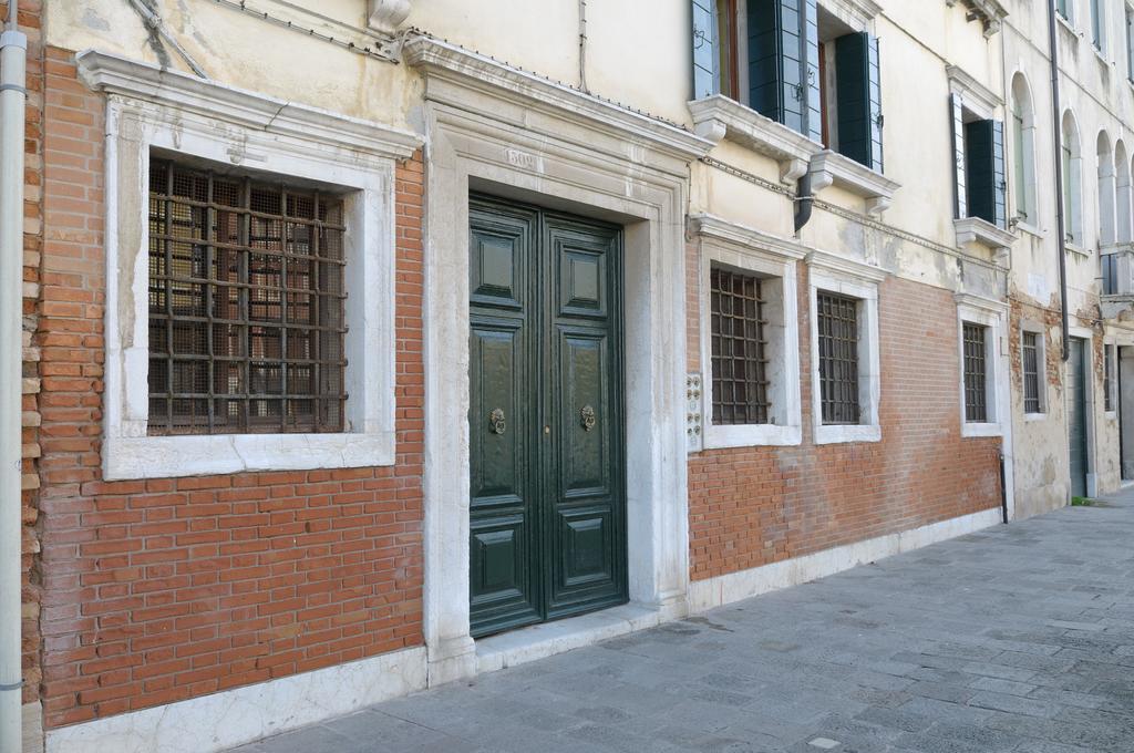 Canal Riva De Biasio Veneţia Exterior foto